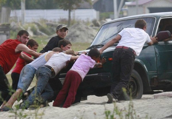 In Bryansk, gypsies beat five police officers and damaged a traffic police car. - Beating, Gypsies, Traffic police, Bryansk