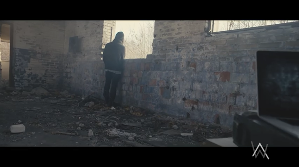 ������, ��� ��� ��� ������ ������ ������ ����� Alan Walker-Faded,  ������� ������� ����� 800 ��������� ����������