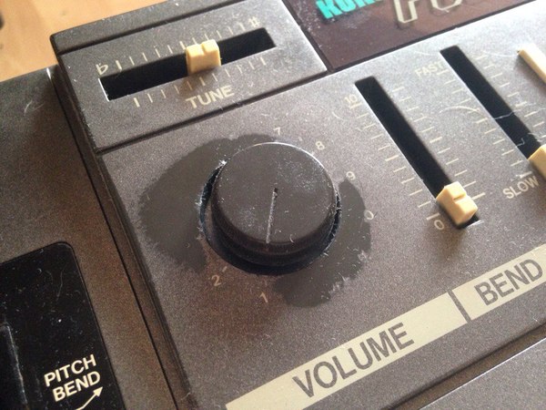 Korg Poly 800 1983 года Korg, Poly800, Synthesizer, Синтезатор, Ретро, Retrowave, 80-е, Длиннопост