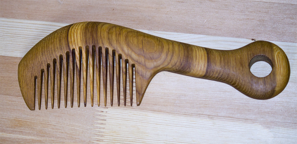Расчёска из дуба