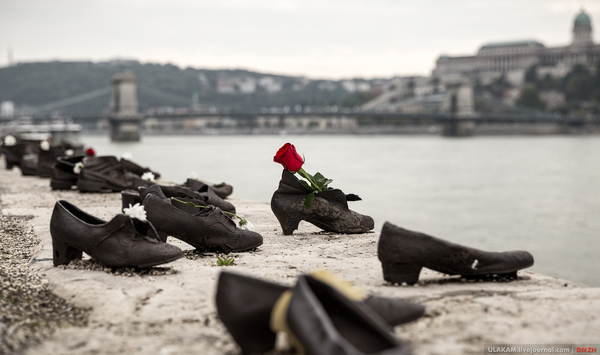 Waterfront shoes. - River, Town, Monument, The mountains, My, Photo, The photo, Budapest, Bridge