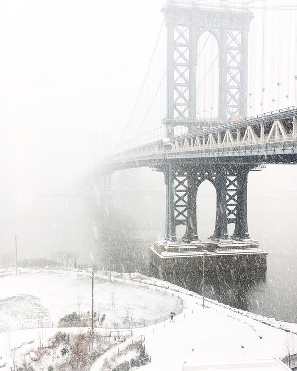 Brooklyn Bridge in snowfall - The Brooklyn Bridge, Snowfall