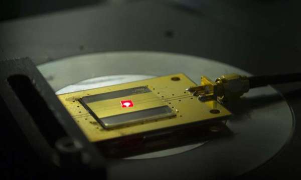 Scientists from Harvard created the world's smallest radio receiver from diamond - Laser, Radio, Research, Video, Longpost