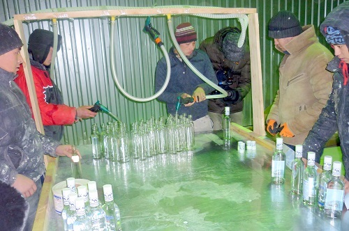 They covered the underground workshop where they poured vodka. - news, Vodka, Yekaterinburg, Alcohol, Fake