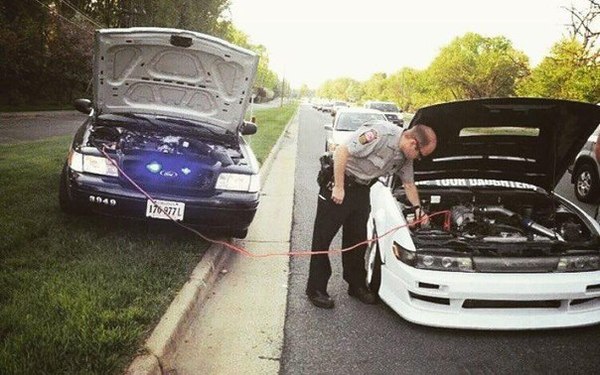 Good cop - Auto, Car, Nissan, Ford, Police, Battery, Help, Road, Ford