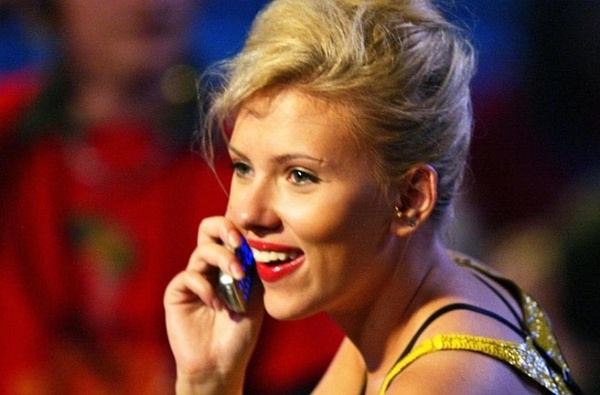 Почему очень богатые люди все чаще покупают очень дешевые телефоны