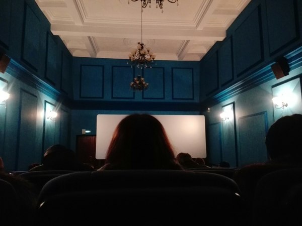 Праздник к нам приходит