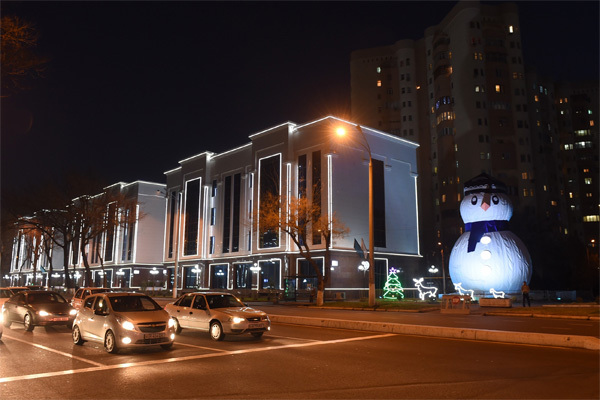 A 14-meter snowman was installed in Tashkent - , In Moscow, , Longpost, Snow