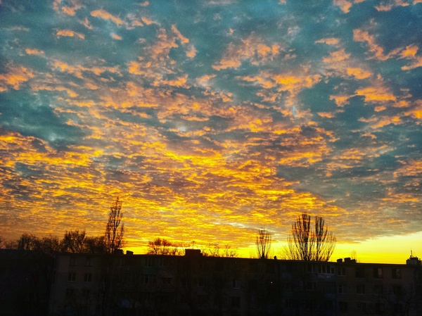 I live in the small town of Tiraspol. And let no one know about us, but we have beautiful sunsets)) - My world, Town, My, Longpost