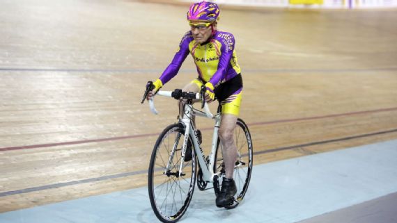 105-year-old French cyclist tries to break world record - Record, Cycling, 