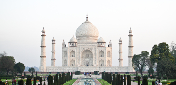 Taj Mahal и чуть дальше ... - Taj Mahal, Мусор, Архитектура, Люди