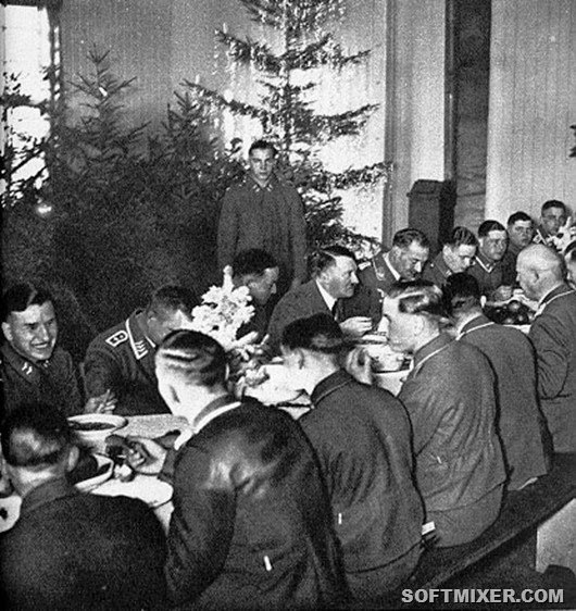 Raised the back - lost the place. - Story, Photo, Christmas, Adolf Gitler, Awkward moment