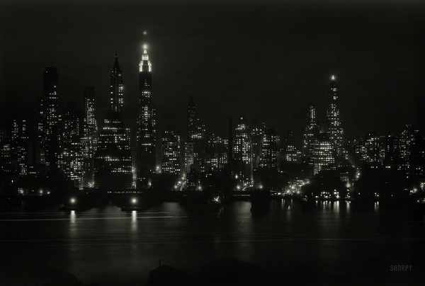 Night Manhattan 83 years ago - Photo, Black and white, New York, Manhattan, Retro, Night, From the network, This city needs a hero