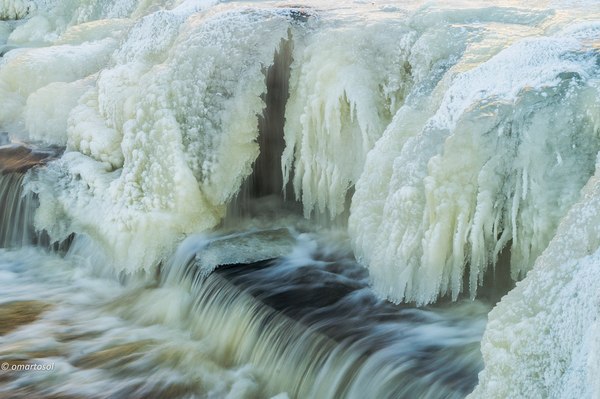 The thermometer is minus 22. Vitba river in Vitebsk - Republic of Belarus, Vitebsk, Photo, freezing