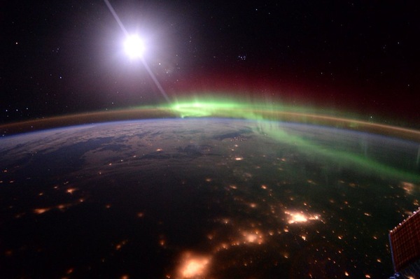 Northern Lights from the ISS - Polar Lights, ISS, The sun, Land, Reddit