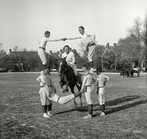 Прыжок лошади через группу людей - 1930 год - Ретро, Фотография, Shorpy, ВКонтакте