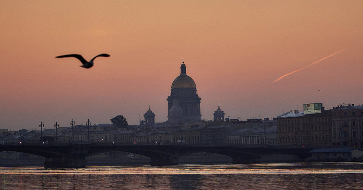 Исаакиевский собор СПБ ночью