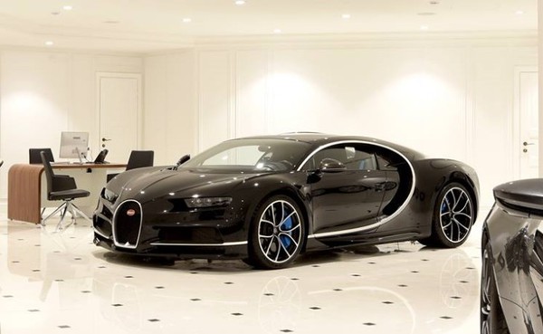 The first copy of the Bugatti Chiron appeared in Moscow - Auto, Supercar, Bugatti, Car