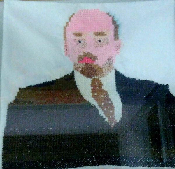 Lenin with a cross in the National Museum of Ufa - My, Lenin, Embroidery, Museum, Stubbornness