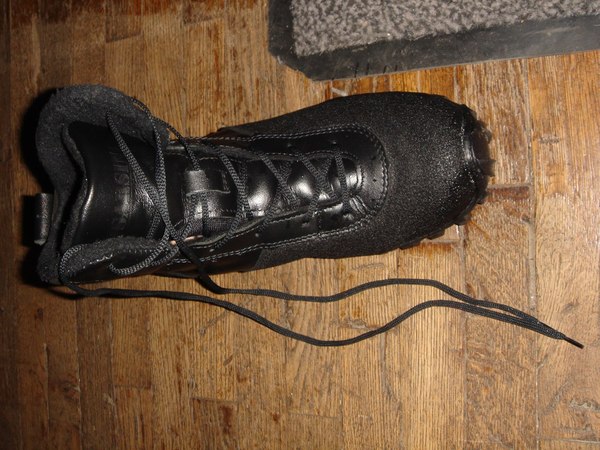 After a quarrel with a former lover, a Syktyvkar citizen lost his winter shoes - Komi, Syktyvkar, , Boots, Argument, Girls