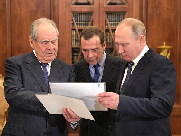 “Dima, what did you draw here?” - Shaimiev, Vladimir Putin, Dmitry Medvedev, Sight, I do not understand