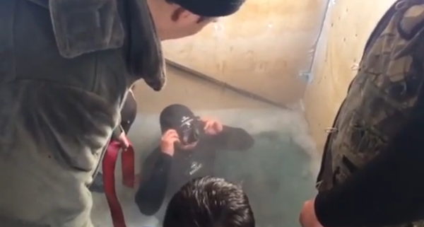 Позвонил друг попросил помочь достать со дна новенький IPhone 7+