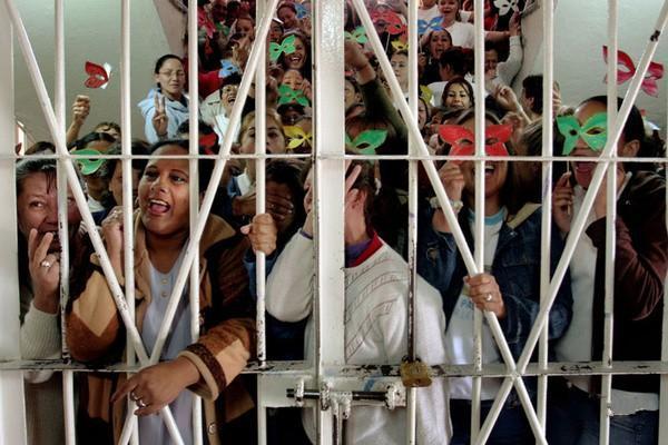 Miss Prisoner is a beauty pageant at the Good Shepherd Colombian prison in Bogota. - Prison, Beauty contest, Girls, Prisoners, Longpost