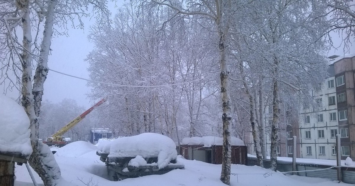 Зима здесь. Петропавловск-Камчатский/Паратун зима. Петропавловск Камчатский дворы снег. Снег в Петропавловске-Камчатском. Снежный Петропавловск.