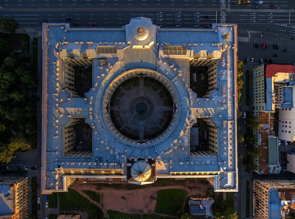 Необычный ракурс... Императорская Академия художеств, СПб...