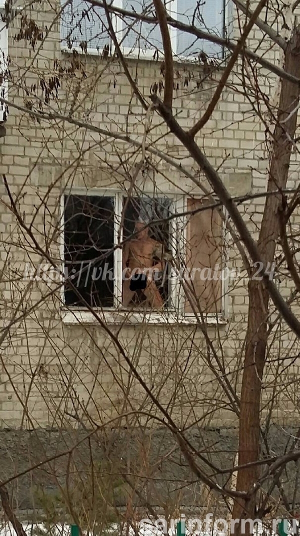 Saratov photographed a naked pervert in the window - Naked guy, Saratov, Exhibitionism