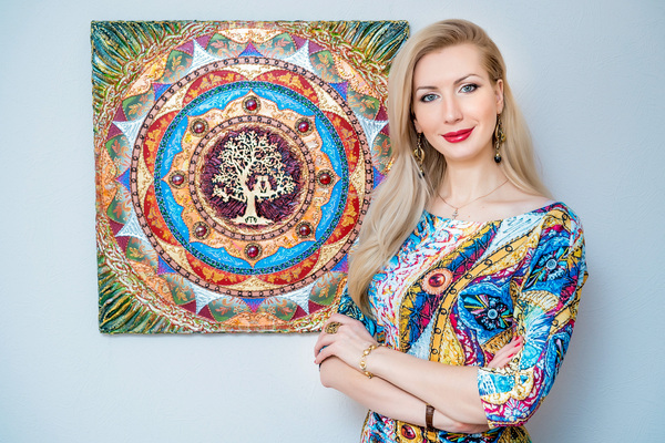 Elena Karlova. Altai artist creates amazing paintings and happy dresses. - My, Mandala, beauty, Girls, Energy, Fashion, Happiness, House, Painting, Longpost