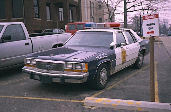 1990 Ford LTD Crown Victoria - Ford, Ford Crown Victoria, Police car, Полиция США, Полицейская машина