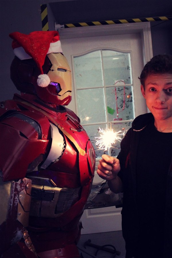 New Year's IRON MAN) - Iron Man suit, Tony Stark, Red technology industries, iron Man, Tonystark, New Year