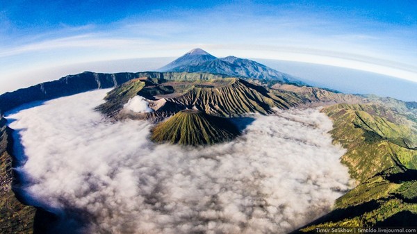 Active volcano Bromo in Indonesia. - My, Travels, , Volcano, Java, Indonesia, Volcano Bromo, Java Island