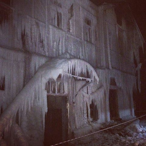 The burned-out railway station turned into an ice palace - Castle, Winter, Fire, Railway station, Russian Railways, Tambov
