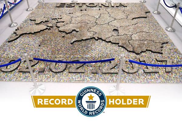 Guinness record set at Euronics opening ceremony in Lunakeskus (Estonia) - Estonia, Battery, Cards, Guinness Book of Records