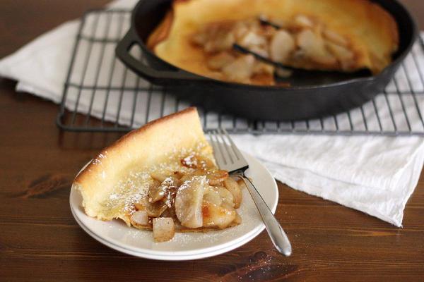 Голландский блин с ванильно-грушевой начинкой.