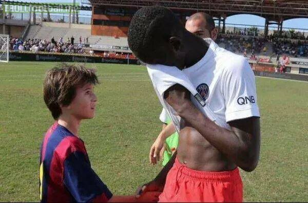 Barcelona U-15 captain shaking hands with PSG U-15 captain - Barcelona, Pszh, Captain, , Teenagers, Barcelona city