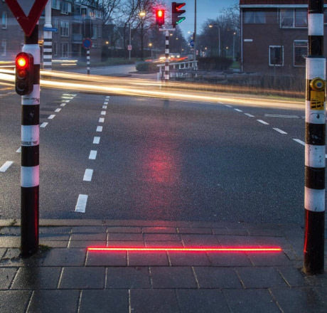 Special traffic lights in Denmark for those who stare at the phone all the time. - Traffic lights, Slaves, Telephone, Smartphone, Denmark, Care