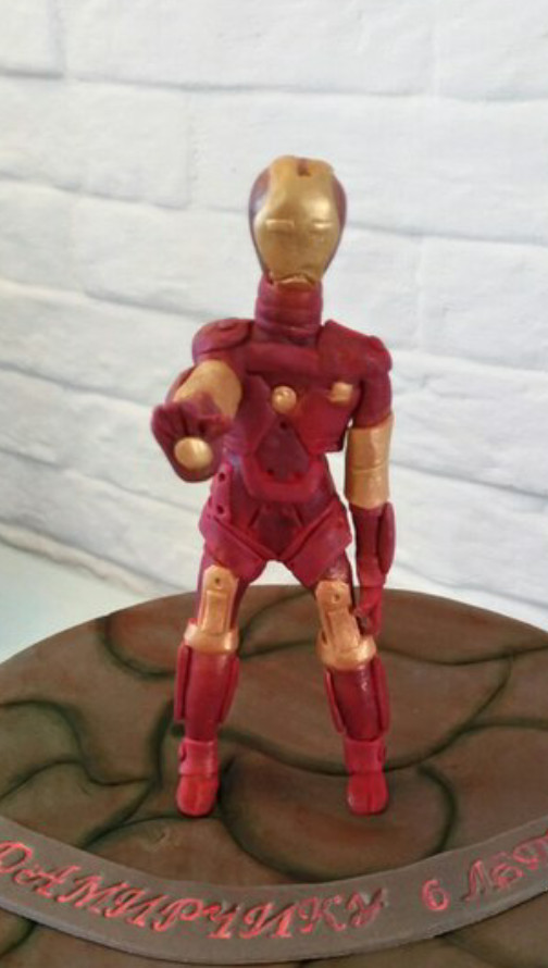 Железный человек хочет сказать, что тебе в эту пятницу уже хватит