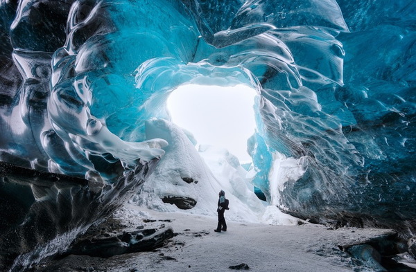 Inside the glacier. - Glacier, Туристы, Person