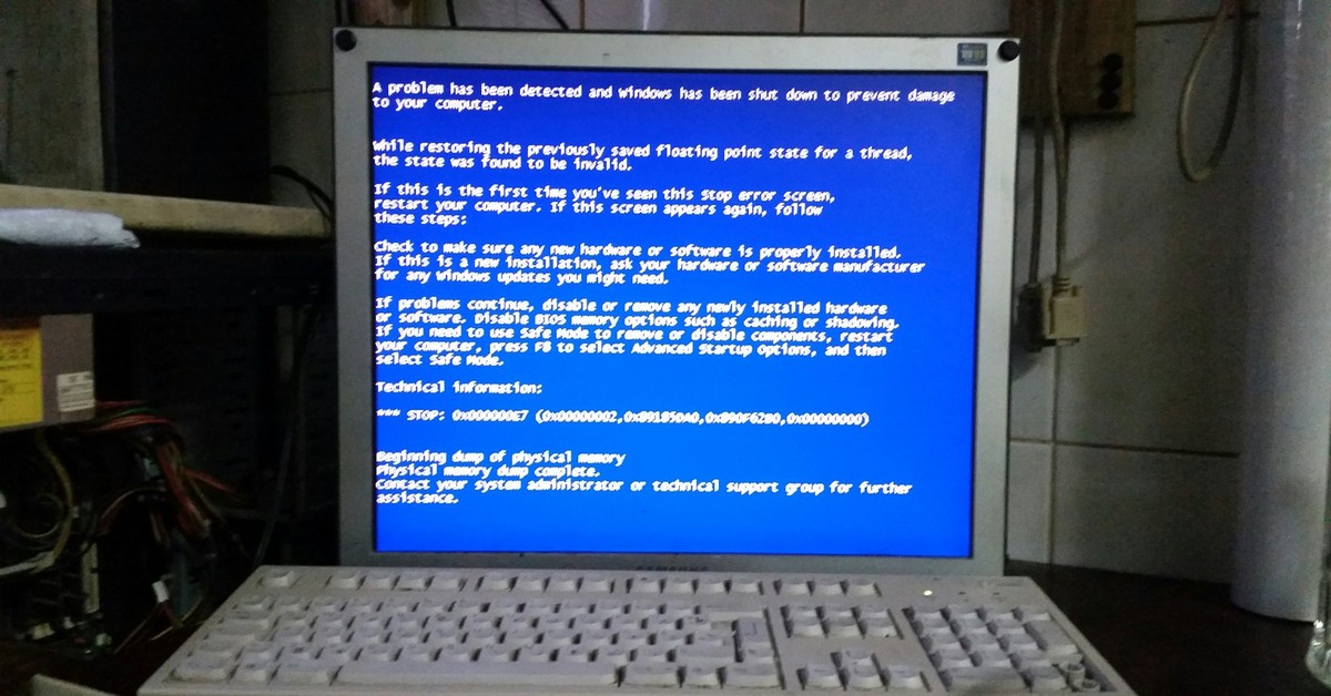 A problem has been detected and windows. Экран смерти сталкер. Белый экран смерти. Красный экран смерти ps2. Вирус синее окно про детскую порнографию.