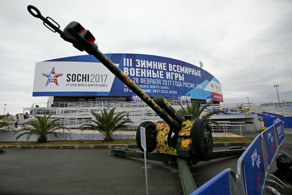 Khokhloma-painted howitzers brought to Sochi for war games - Howitzer, War Games, Sochi, Khokhloma, Gzhel