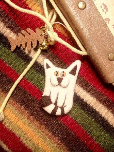 Brooch Kitten and keychain Dog - My, Wallow, Handmade, Needlework, Decoration, Hobby, , Keychain, Brooch, Longpost