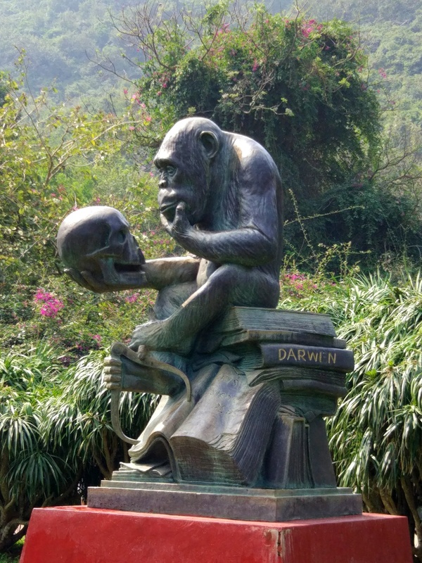 Когда доверил делать памятник китайцам.