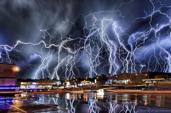 11 minutes of the elements in one photo - Lightning, The photo, Johannesburg