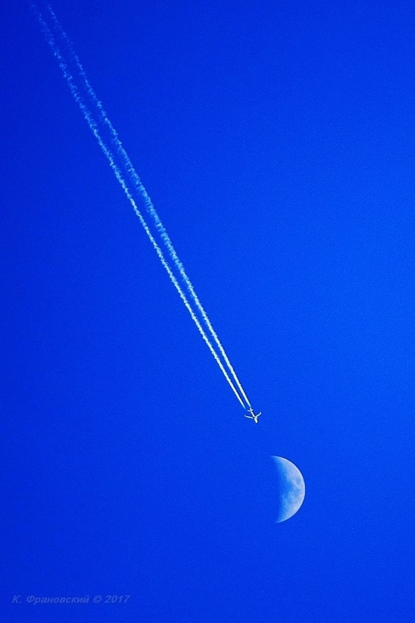 Collision is imminent - The photo, Land, moon, Airplane, 