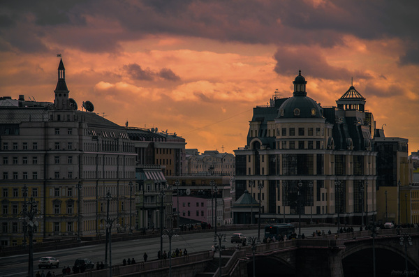 Вечер над городом