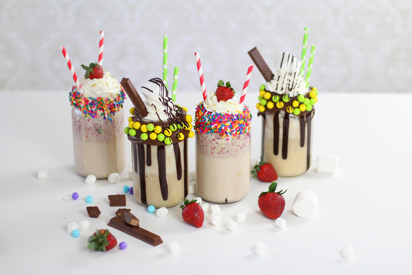  -     Freakshake , ,  , , -, ,  , Freakshake