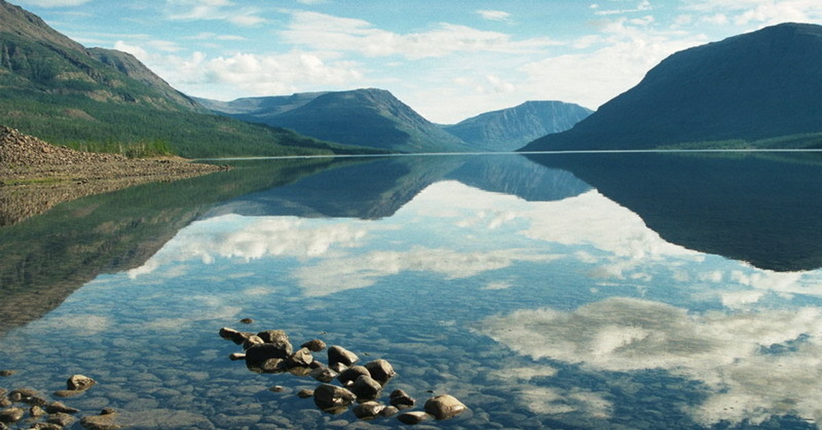 2 озеро на полуострове таймыр. Озеро лама плато Путорана. Таймыр озеро лама. Озеро лама Норильск. Плато Путорана Норильск.
